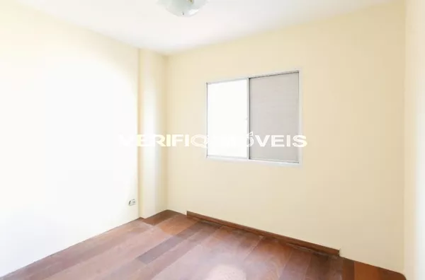 APARTAMENTO no 2º andar com 2 dormitórios e 1 garagem