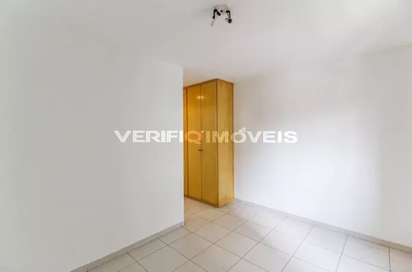 APARTAMENTO no 4º andar com 3 dormitórios e 2 garagens