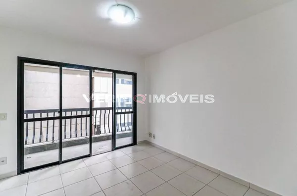 APARTAMENTO no 4º andar com 3 dormitórios e 2 garagens