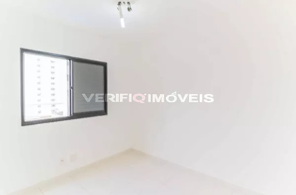 APARTAMENTO no 4º andar com 3 dormitórios e 2 garagens