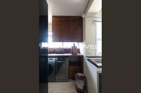 APARTAMENTO no 6º andar mobiliado com 2 dormitórios e 1 garagem