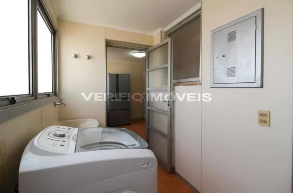 APARTAMENTO no 21º andar com 2 dormitórios e 1 garagem