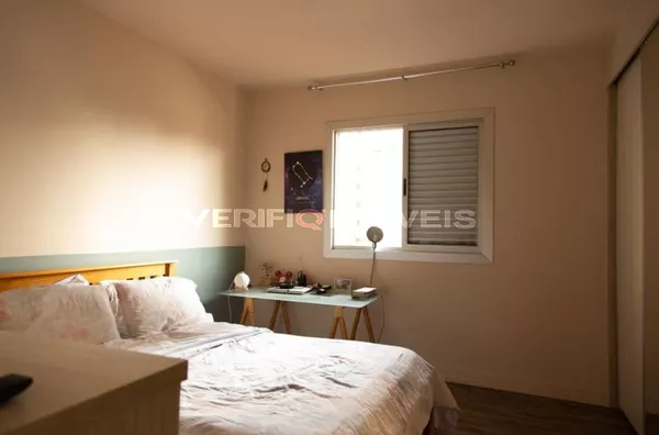 APARTAMENTO no 4º andar com 2 dormitórios e 1 garagem