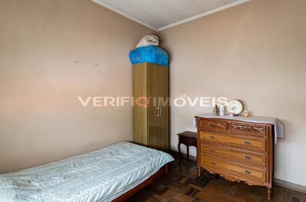 Casa  com 3 dormitórios e 2 garagens