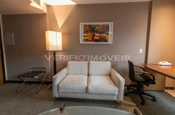 APARTAMENTO no 5º andar mobiliado com 1 dormitório e 1 garagem