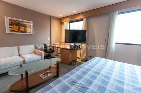APARTAMENTO no 5º andar mobiliado com 1 dormitório e 1 garagem