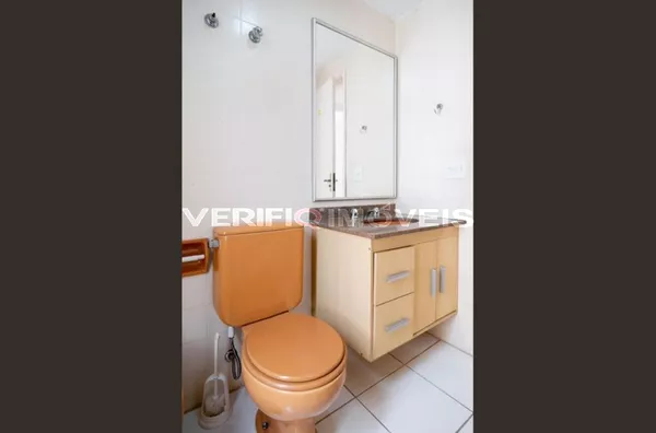 APARTAMENTO no 1º andar com 3 dormitórios e 2 garagens