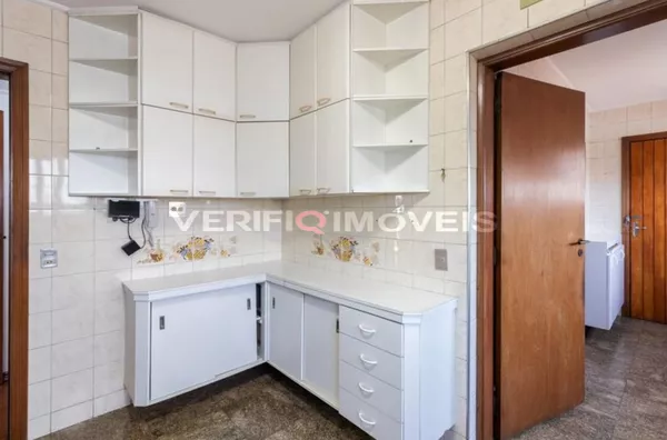 APARTAMENTO no 4º andar com 3 dormitórios e 3 garagens