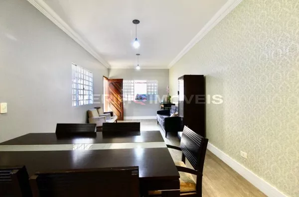 CASA mobiliada com 2 dormitórios e 2 garagens