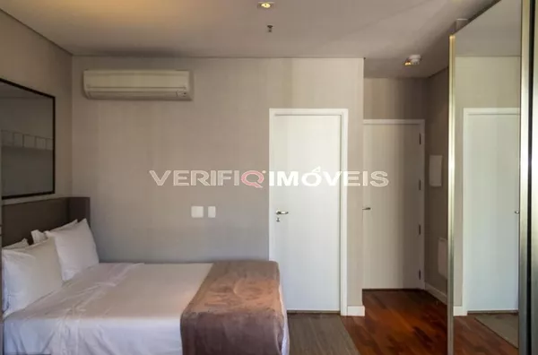 STUDIO no 7º andar mobiliado com 1 dormitório e 1 garagem