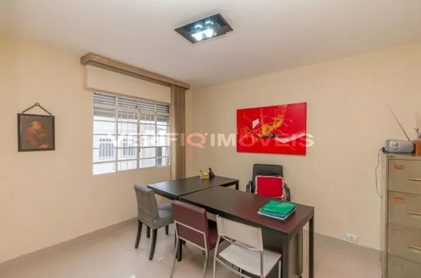 CASA com 2 dormitórios e 2 garagens