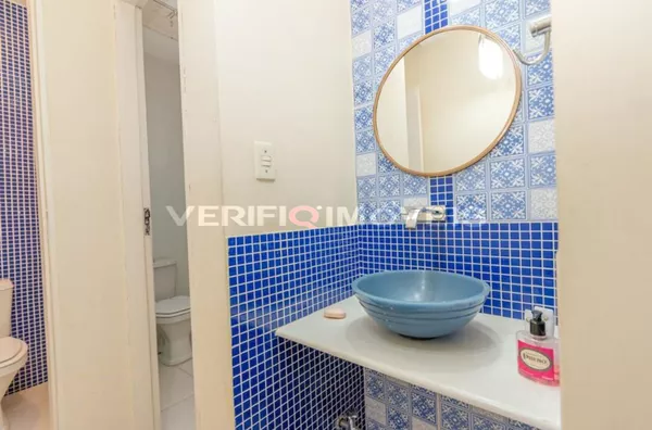 CASA com 2 dormitórios e 2 garagens