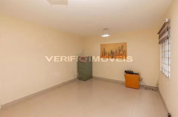 CASA com 2 dormitórios e 2 garagens