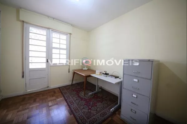 CASA com 6 dormitórios e 3 garagens