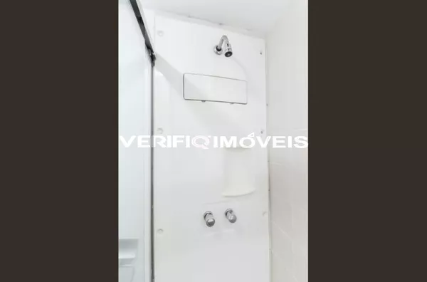 APARTAMENTO no 24º andar mobiliado com 2 dormitórios e 1 garagem