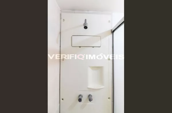 APARTAMENTO no 24º andar mobiliado com 2 dormitórios e 1 garagem