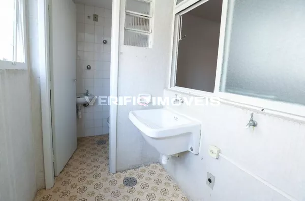 APARTAMENTO no 5º andar com 1 dormitório e 1 garagem