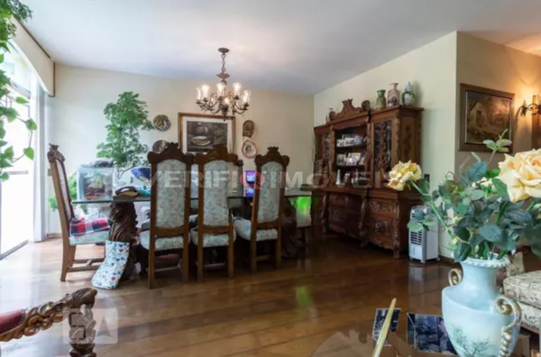 CASA com 4 dormitórios e 6 garagens