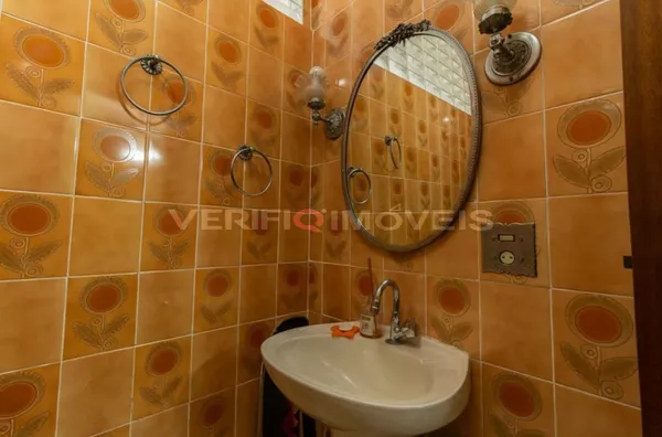 CASA com 4 dormitórios e 6 garagens