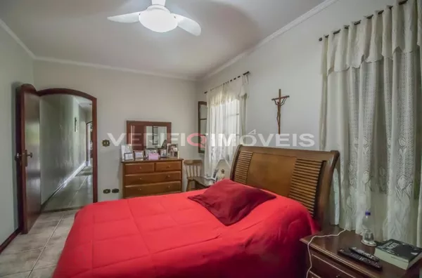 CASA com 3 dormitórios e 2 garagens