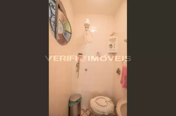CASA com 3 dormitórios e 2 garagens