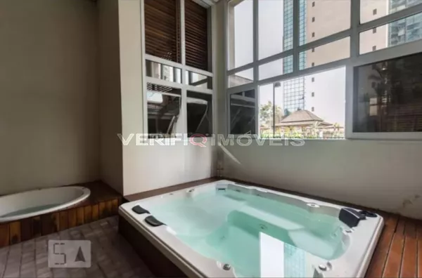 APARTAMENTO no 8º andar mobiliado com 1 dormitório e 1 garagem