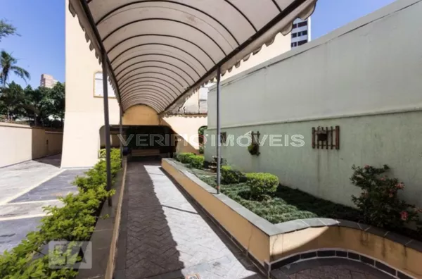 APARTAMENTO no 11º andar mobiliado com 2 dormitórios e 2 garagens