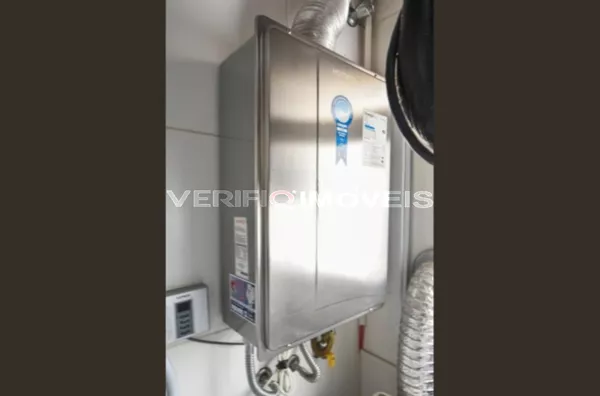 APARTAMENTO no 2º andar mobiliado com 2 dormitórios e 3 garagens