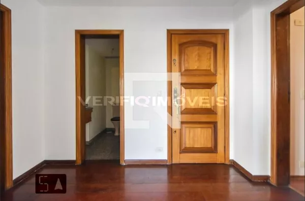 APARTAMENTO no 5º andar com 4 dormitórios e 3 garagens