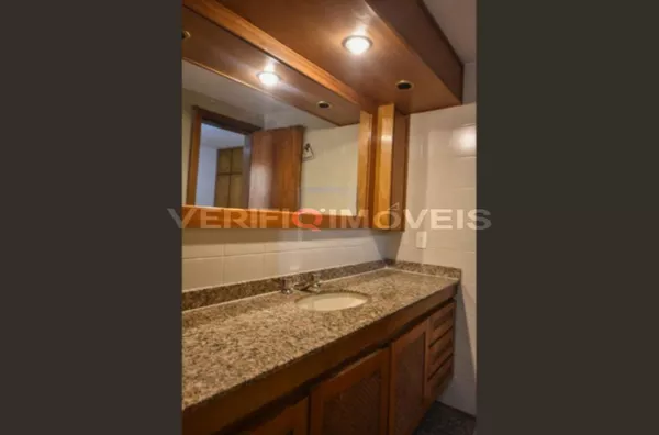 APARTAMENTO no 5º andar com 4 dormitórios e 3 garagens