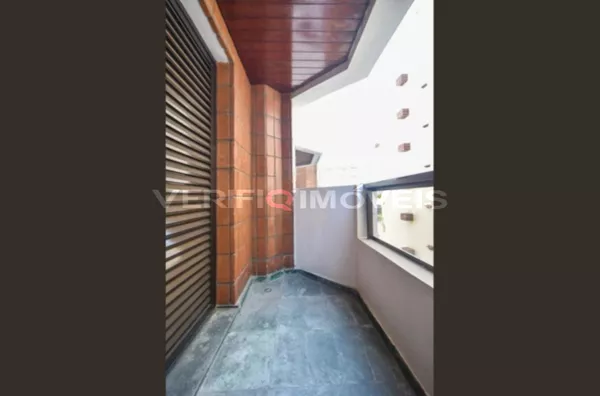 APARTAMENTO no 5º andar com 4 dormitórios e 3 garagens