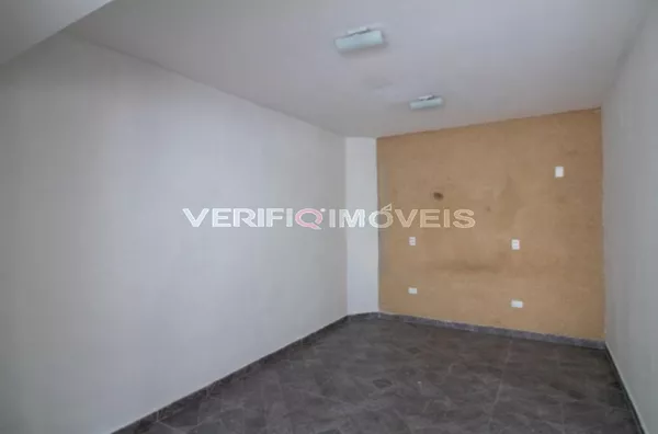 CASA com 4 dormitórios e 4 garagens