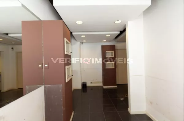 CASA com 3 dormitórios e 2 garagens