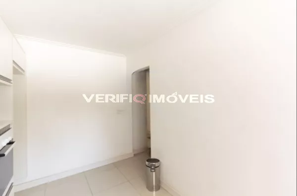 CASA com 3 dormitórios e 2 garagens