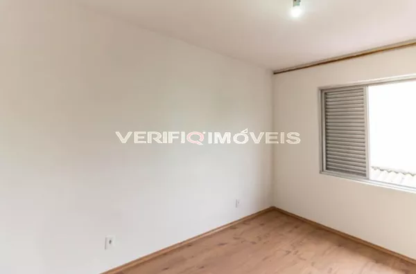 CASA com 3 dormitórios e 2 garagens