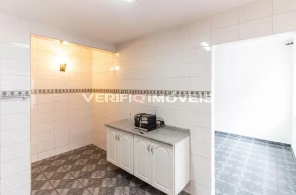 CASA com 3 dormitórios e 2 garagens
