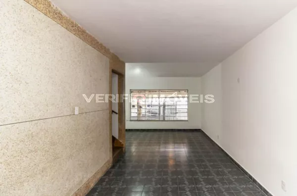 CASA com 3 dormitórios e 2 garagens