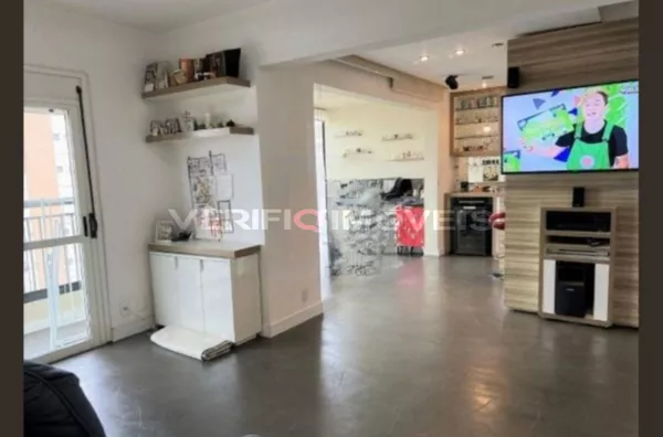 APARTAMENTO no 19º andar com 2 dormitórios e 2 garagens