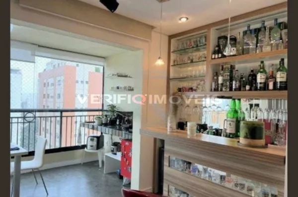 APARTAMENTO no 19º andar com 2 dormitórios e 2 garagens