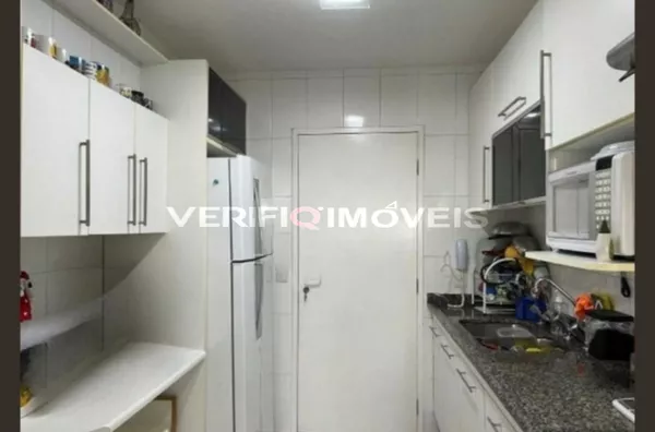 APARTAMENTO no 19º andar com 2 dormitórios e 2 garagens