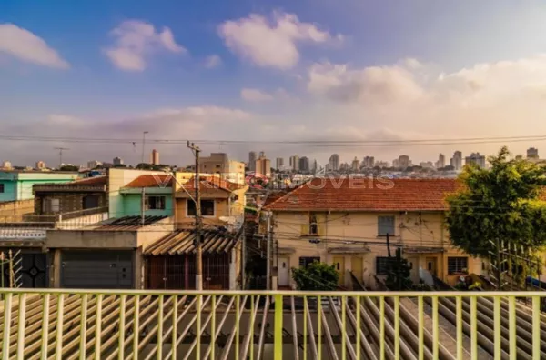 CASA mobiliada com 3 dormitórios e 2 garagens