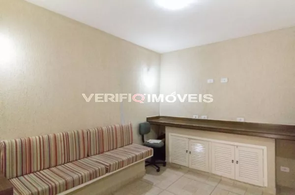 CASA com 3 dormitórios e 3 garagens