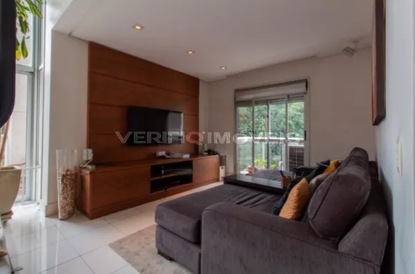 APARTAMENTO no 5º andar mobiliado com 2 dormitórios e 3 garagens