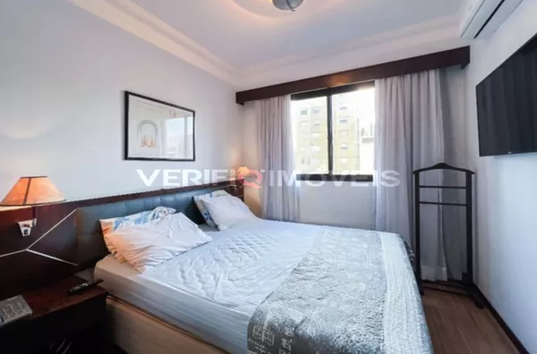 APARTAMENTO no 9º andar mobiliado com 1 dormitório e 1 garagem