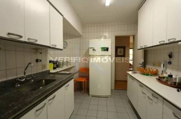 APARTAMENTO no 3º andar com 3 dormitórios e 2 garagens