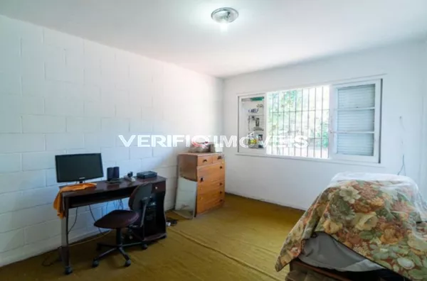 CASA com 2 dormitórios e 2 garagens