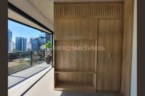 APARTAMENTO no 8º andar com 1 dormitório e 1 garagem