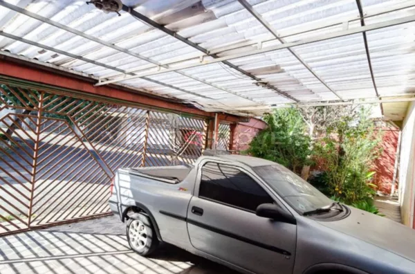 CASA com 3 dormitórios e 3 garagens