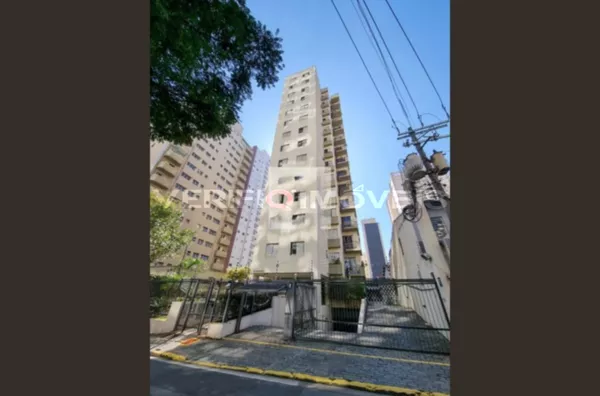 APARTAMENTO no 13º andar com 2 dormitórios e 1 garagem