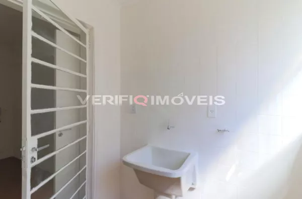 APARTAMENTO no 13º andar com 2 dormitórios e 1 garagem